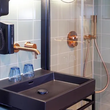 ニコラス ウィッツェン 3*