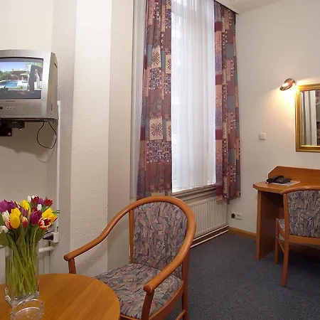 ニコラス ウィッツェン