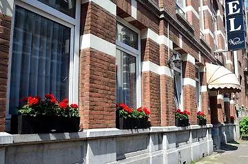 ニコラス ウィッツェン ホテル 3*