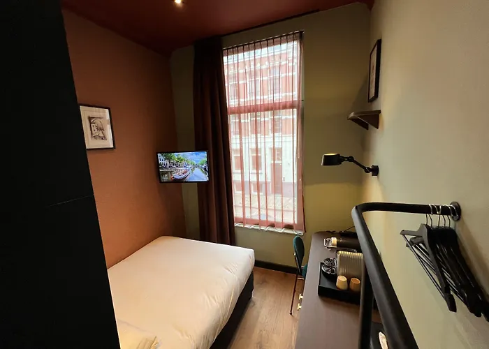 ニコラス ウィッツェン ホテル 3*